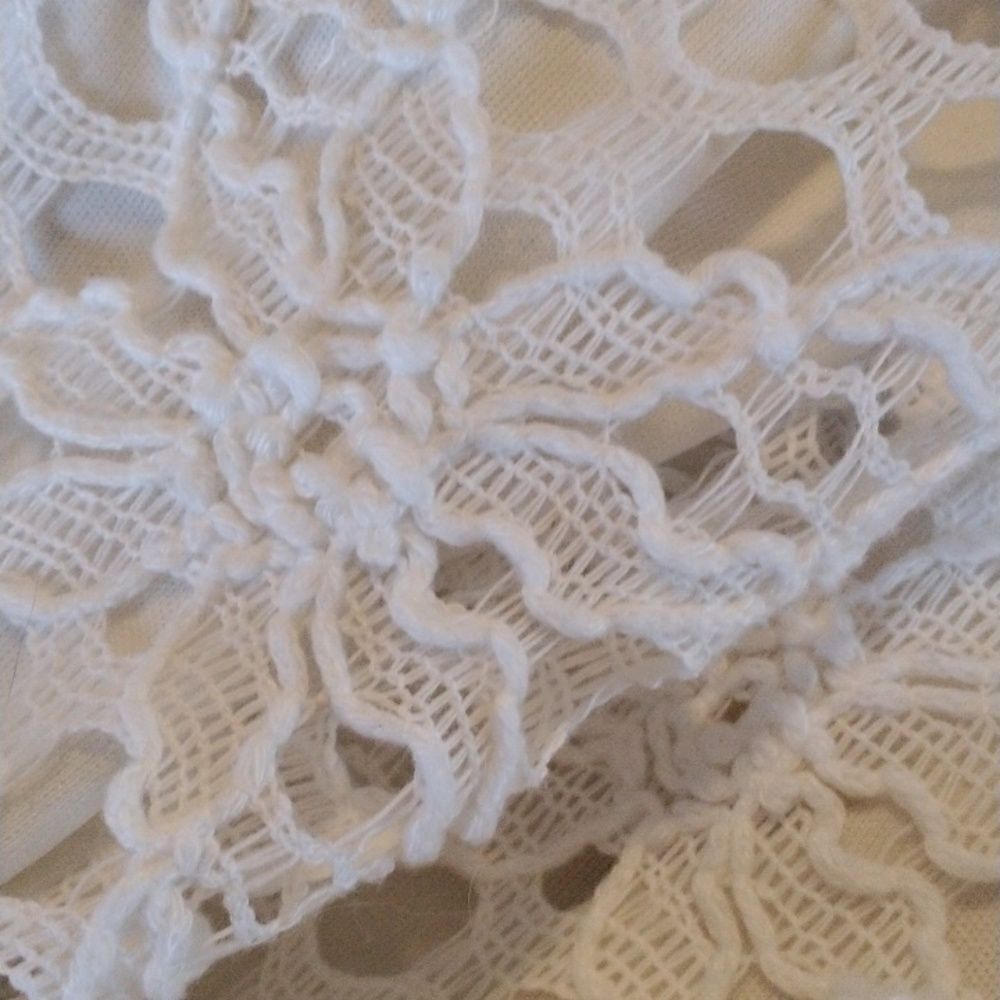 Kay Celine Lace Dress - Picture 11 of 12